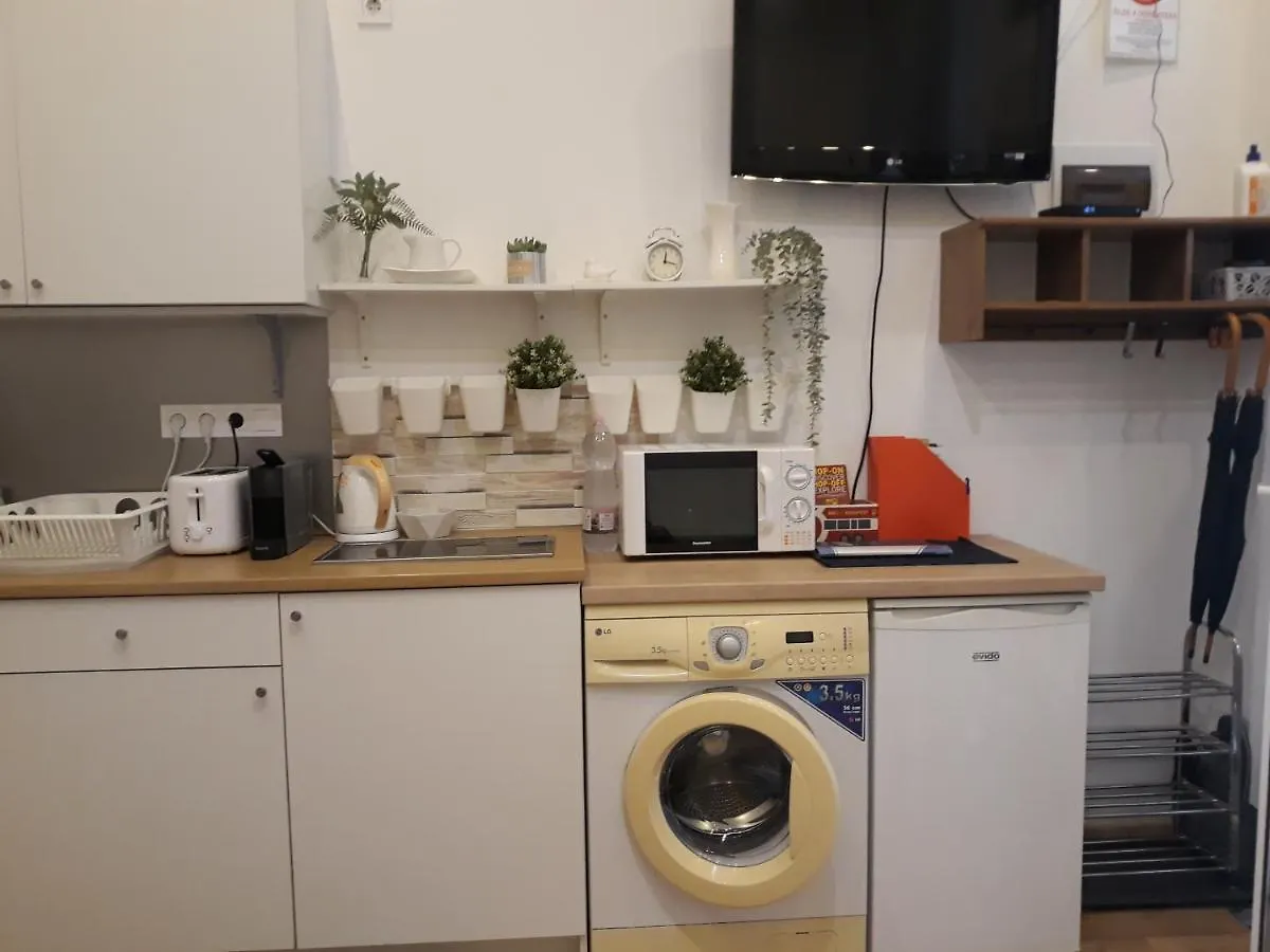 M&M Apartment Budapest House 0*,